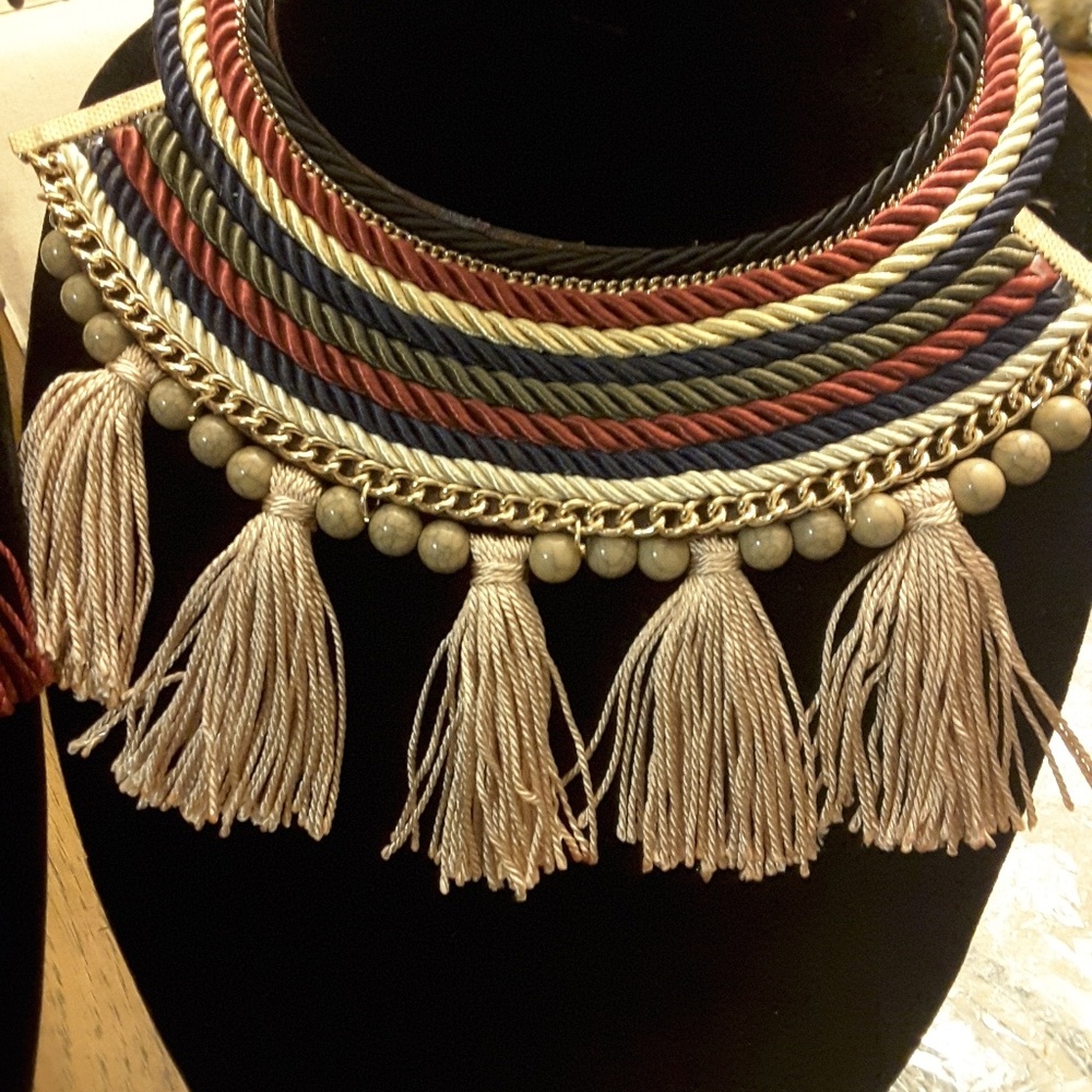 Yarn necklace